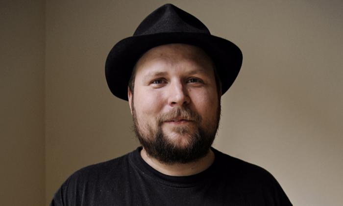 LeThomasOFF's tweet photo. Le concepteur suédois de jeux vidéo #MarkusPersson fête aujourd’hui ses 43 ans. 🥳
Il est le principal concepteur et développeur du jeu vidéo Minecraft.
En 2022, sa fortune s'élève à 1,5 milliards de dollars. https://t.co/eDaMjesSGU