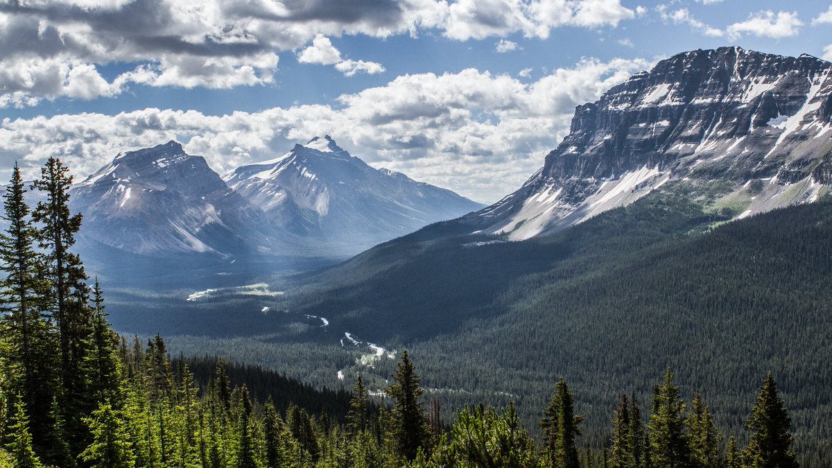 banfflakelouise's tweet photo. 1/3 In June, we commemorate National Indigenous History Month. 

During this month, take time to recognize the rich history, heritage, resilience, and diversity of First Nations, Inuit, and Métis Peoples across Canada.

📸: @TravelAlberta 
#IndigenousHistoryMonth https://t.co/jvMubPEqvI