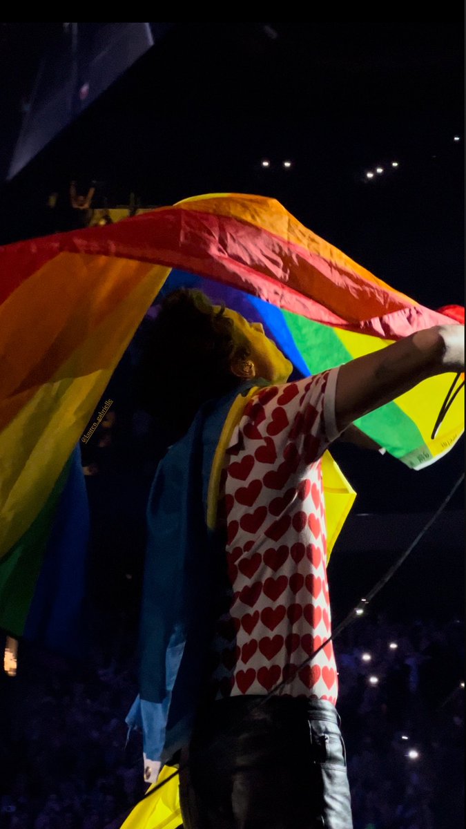de__stijl's tweet photo. happy pride! you are all valid and ily 💞 https://t.co/8PHHGAGTvp