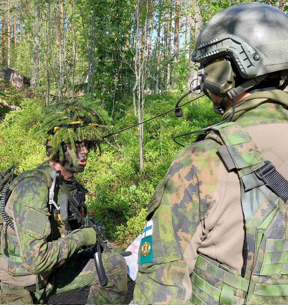 ValtonenVesa's tweet photo. KÀrkikomppania aloitti taistelun ja irtautui suunnitelman mukaan. Tilannekatsaus annetaan kasvokkain rintamavastuun ottavan komppanian pÀÀllikölle. #tilannetietoisuus #taisteluopit
Tulikaste onnistui!
#REPO22
#porpr
#karpr https://t.co/kYkQEMulQB