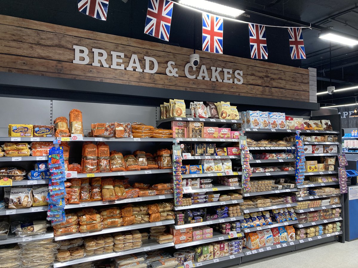 NisaRetail's tweet photo. When your local independent @nisalocally store looks like this there really is no better place to shop. @NisaExtraVQ has had an over haul and looks superb with even more choice and a really impressive instore experience.
#wednesdaymotivation https://t.co/lG0K4pdltA
