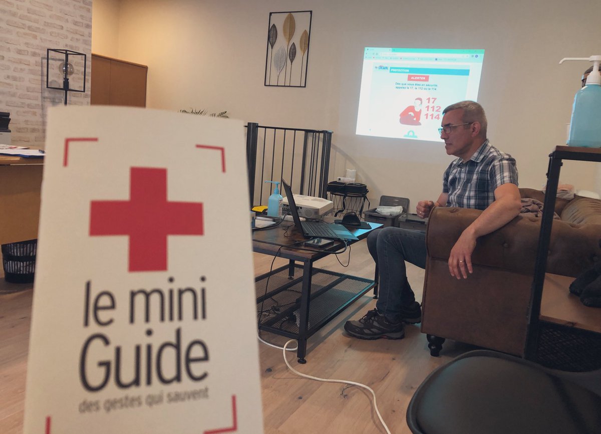 🎙 Lancement du pilote <a href="/AXA/">AXA</a> « Agir ensemble pour secourir : les gestes qui sauvent » ⛑ dans l’Agence Sofyann Mabrouki à Dole en partenariat avec la <a href="/CroixRouge/">Croix-Rouge fr</a> 🎯 Seulement 30% des Français sont formés aux premiers secours 🇫🇷