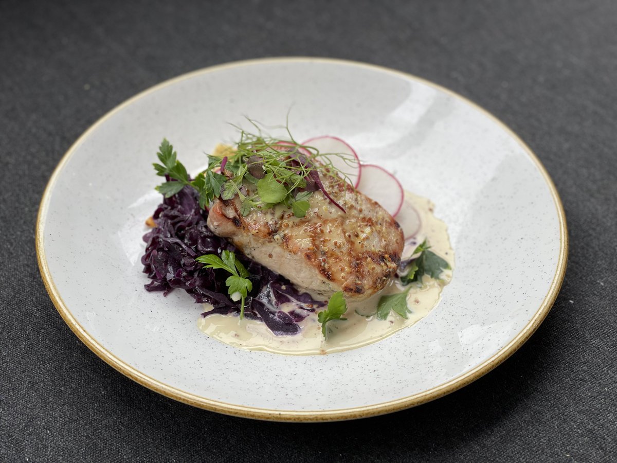 FHTGburlington's tweet photo. Our menu highlight of the week is the Vermont Heritage Grazers Pork Loin topped with a mustard cream sauce. Come try it for dinner!👌
#farmhousetapandgrill #farmhousebtv #farmtotabledinner #farmtotablevt #btv #eatlocal #vtfood #ilovermont #churchstreetmarketplace https://t.co/1TyZaNd9Gk