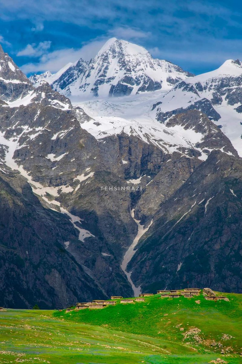 hillchildd's tweet photo. #Chukail #meadows #Mankial, #Bahrain, #Swat. (#Hometown. 🏡😍)
📸; TEHSIN RAZI https://t.co/VR884bA67w
