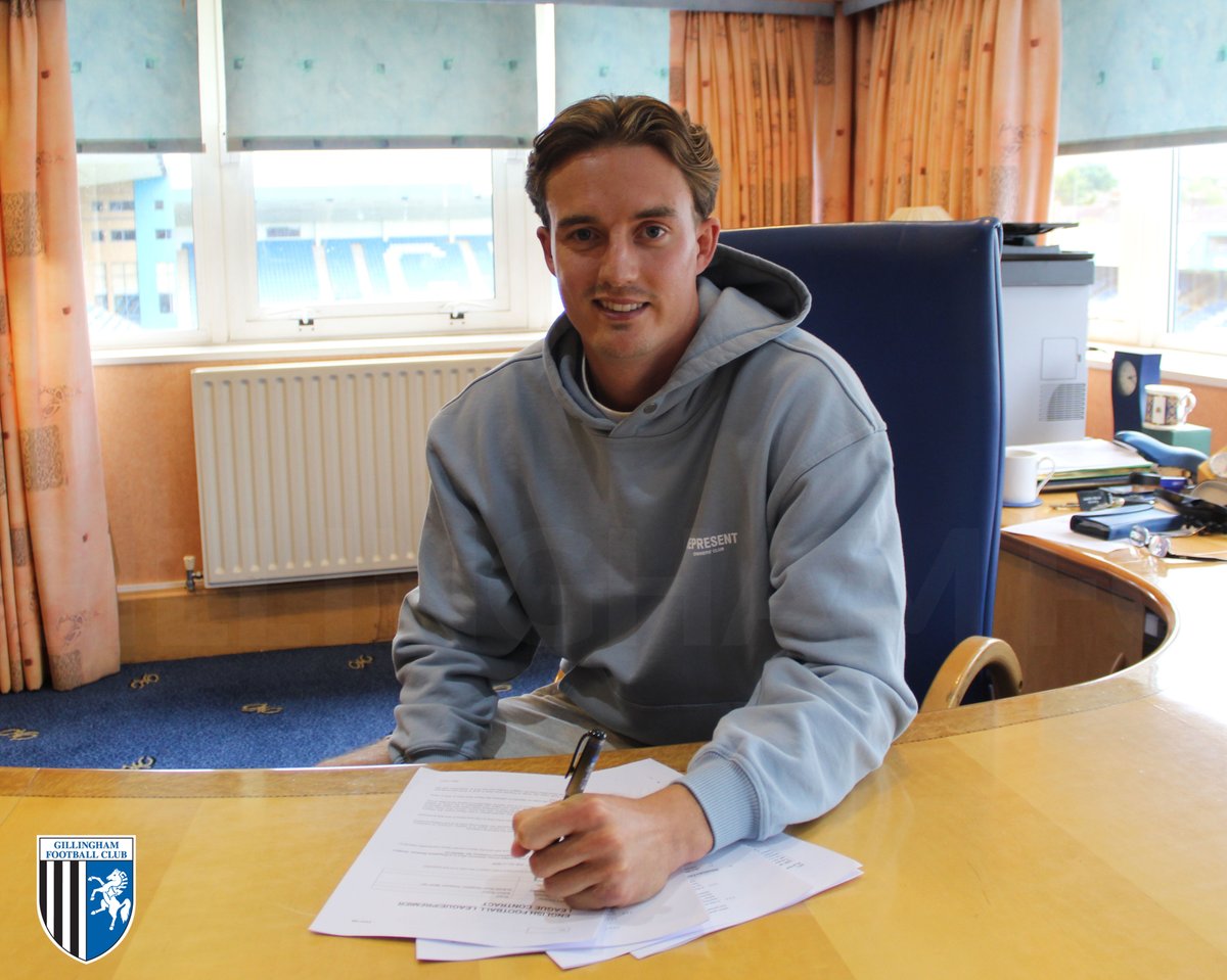TheGillsFC's tweet photo. 𝗕𝗥𝗘𝗔𝗞𝗜𝗡𝗚 🗞️ | #Gills have made their first signing of the summer with the capture of defender, Will Wright. ✍️

Welcome to the club, Will. 🙌 https://t.co/3tqw1YvvoL