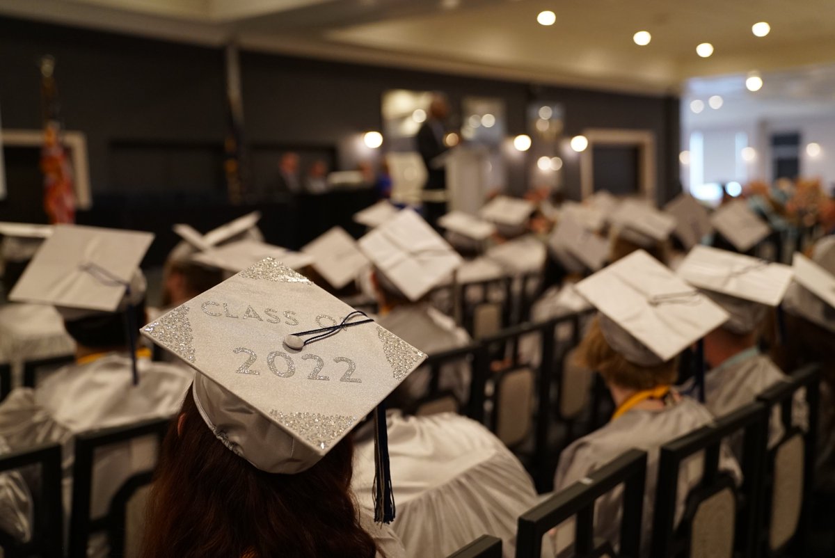 optionsined's tweet photo. One week ago, we celebrated the Class of 2022 & we're still beaming with pride for all that they accomplished! What a special day it was ππ
More Photos: https://t.co/GMX9uglhhy
#OptionsGrad #ExploreOptions https://t.co/PjhOBQ2uCA