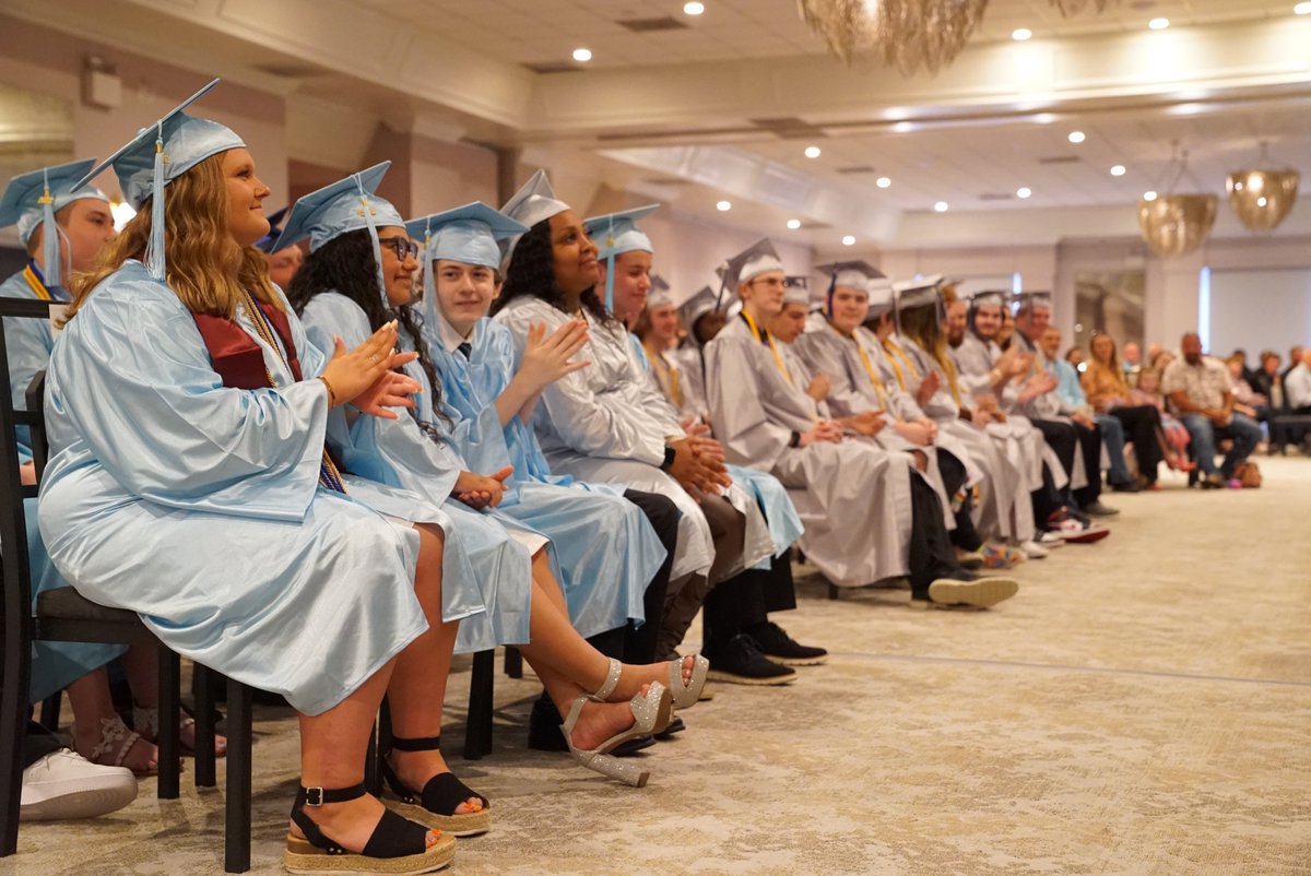 optionsined's tweet photo. One week ago, we celebrated the Class of 2022 & we're still beaming with pride for all that they accomplished! What a special day it was ππ
More Photos: https://t.co/GMX9uglhhy
#OptionsGrad #ExploreOptions https://t.co/PjhOBQ2uCA