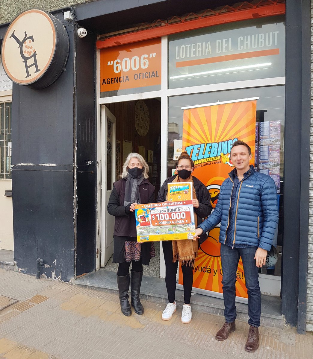 #Telebingo | Entregamos un premio de 100 mil pesos en la Agencia 6006 de Comodoro. "La ganadora nos contó que acompañó a la abuela a cobrar la jubilación; ya de regreso a casa pasaron por una agencia y ella le regaló el cartón de Telebingo ganador", confesó el Gerente Zonal.