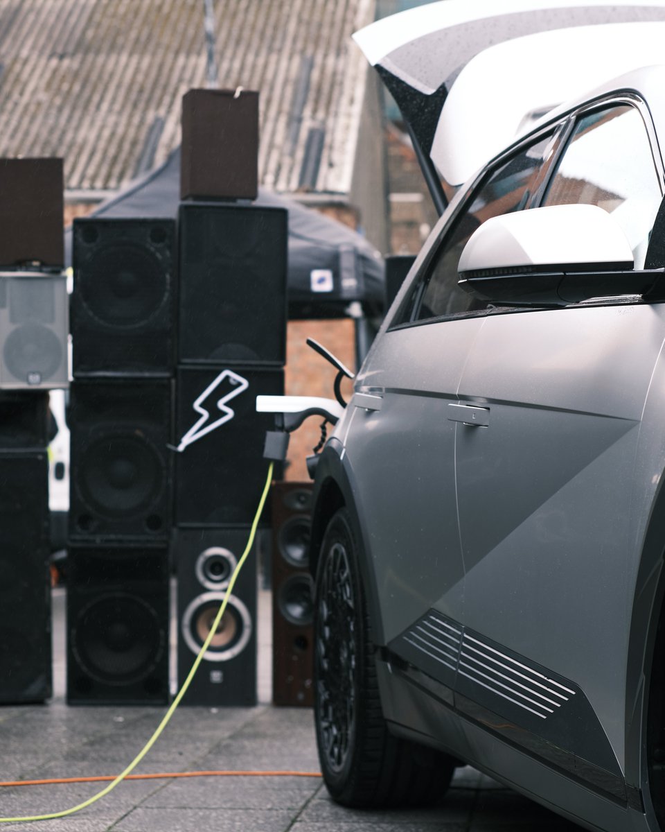 Hyundai_UK's tweet photo. It's time to plug-in. Something special is coming soon... ⚡️ #ElectricActsofKindness https://t.co/3xitzrQh2Y