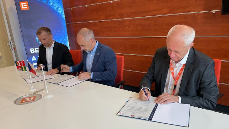 W_Nuclear_News's tweet photo. A development of small modular reactors at the Czech Republic's Temelín #nuclear power plant would be known as the South Bohemia Nuclear Park, according to a memorandum to set up the park https://t.co/WtzapNXL8R https://t.co/1AVVa9GxLe