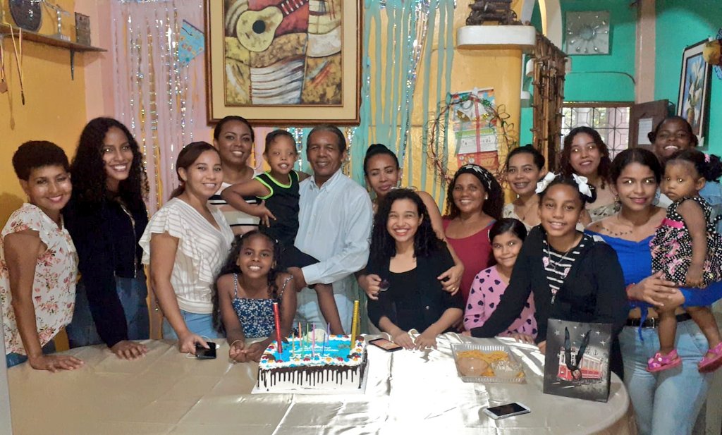 JimmySimisterra's tweet photo. Quiero agradecer a Dios por su inmenso amor y misericordia para este servidor. Tengo la dicha compartir con mi familia y amigos este día. 
Hoy es el inicio de un nuevo año para mí, un año más al servicio de Dios y el prójimo, que sea un maravilloso y bendecido cumpleaños🎊 https://t.co/Ih8fWqS6AL