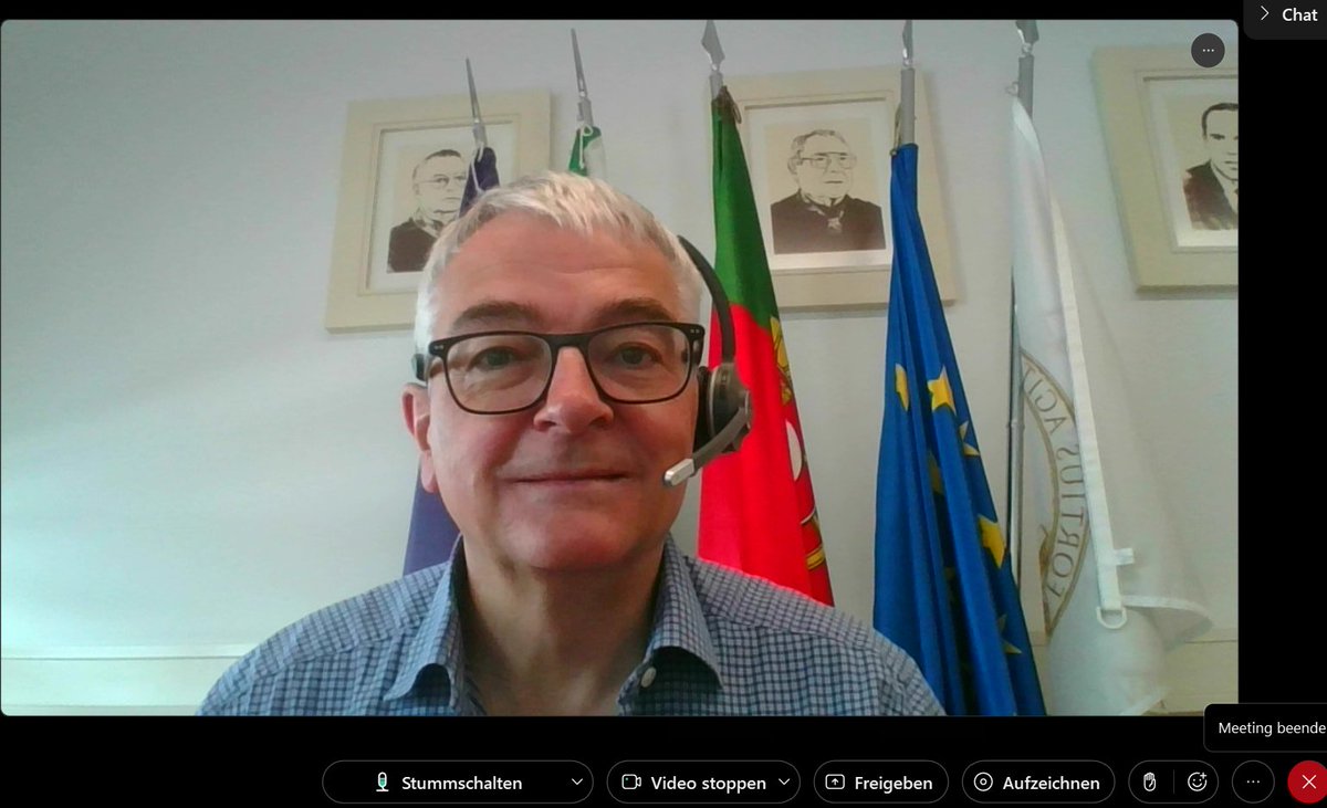 lichesmehr's tweet photo. Lecturing #immunochemical methods from the board room of the FFUP (Faculdade de Farmácia) of @UPorto to far-away students at @TUBerlin. How nice to have the flags and portraits in my back. https://t.co/o2x3gE4ou1