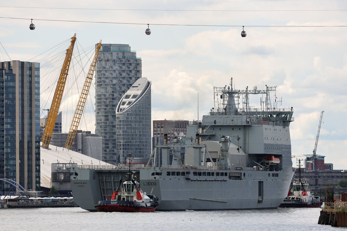 RoyalNavy's tweet image. She's here: @RFAMountsBay has arrived in the heart of London for the #PlatinumJubilee this weekend.
She berthed at Greenwich ahead of hosting events from June 2 to 6. @RFAHeadquarters 
Read more: ow.ly/BJfO50JkKFP
Pictures: LPhot Lee Blease