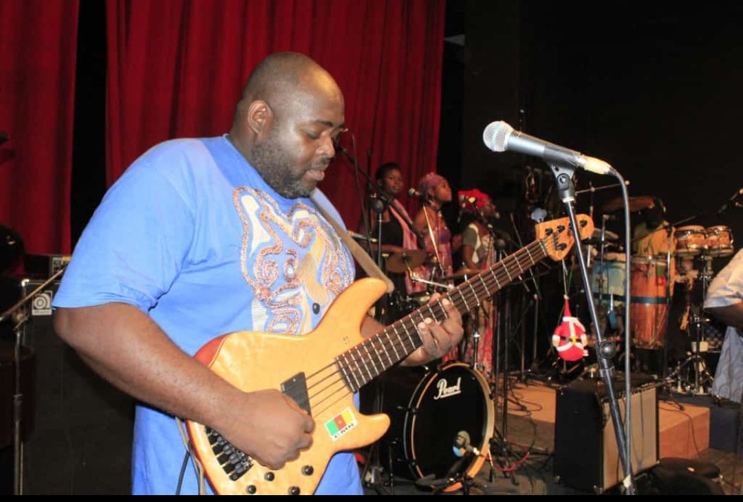 Reporter4Music's tweet photo. Joyeux Anniversaire à #Paul #Serge #Maboma @PaulSergeMABOMA qui souffle sur sa 50ème bougie ce 1er Juin 2022 🌍🇨🇲 Musicien de renom, il a écrit en lettres d'or des pages du groupe mythique #MACASE. Entrepreneur Culturel, il est à la tête du #Labo de #Bastos https://t.co/eEVAmOPyYV