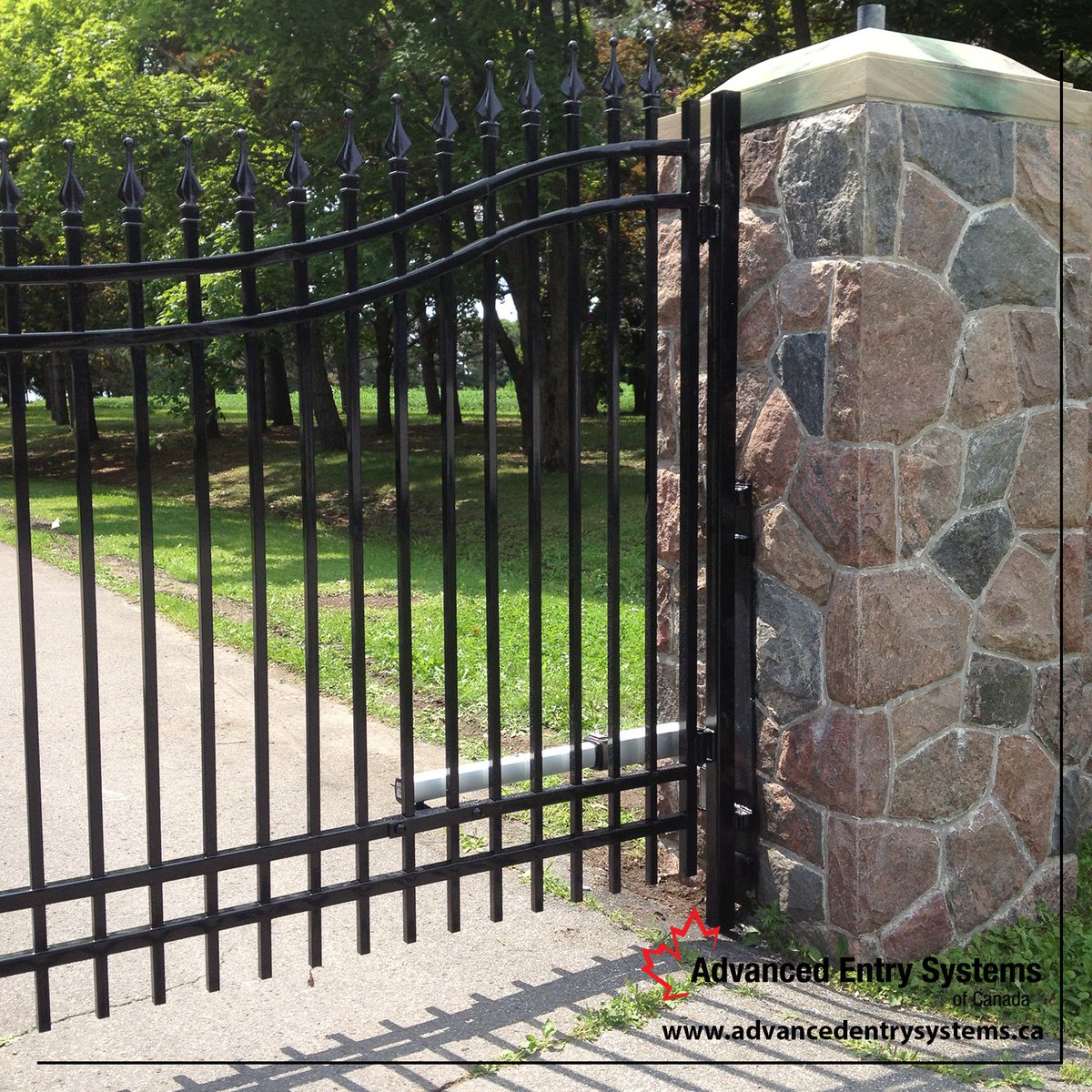 RomaFence's tweet photo. Advanced Entry Systems has great options for your automated front gate! #automatedgate #AES #romafence https://t.co/eWUC3oxIxY