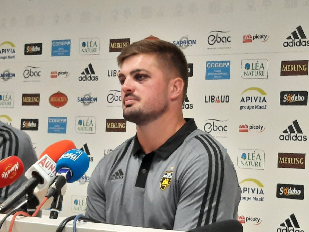 icilarochelle's tweet photo. 🚨 Stade Rochelais : le capitaine international Grégory Alldritt prolonge jusqu'en 2026 ! Trois ans de plus donc. Réaction vidéo de Grégory à venir 🟡⚫🏆 @staderochelais @GregAlldritt @top14rugby #FievreSR #LaRochelle https://t.co/2PocH6pNsS
