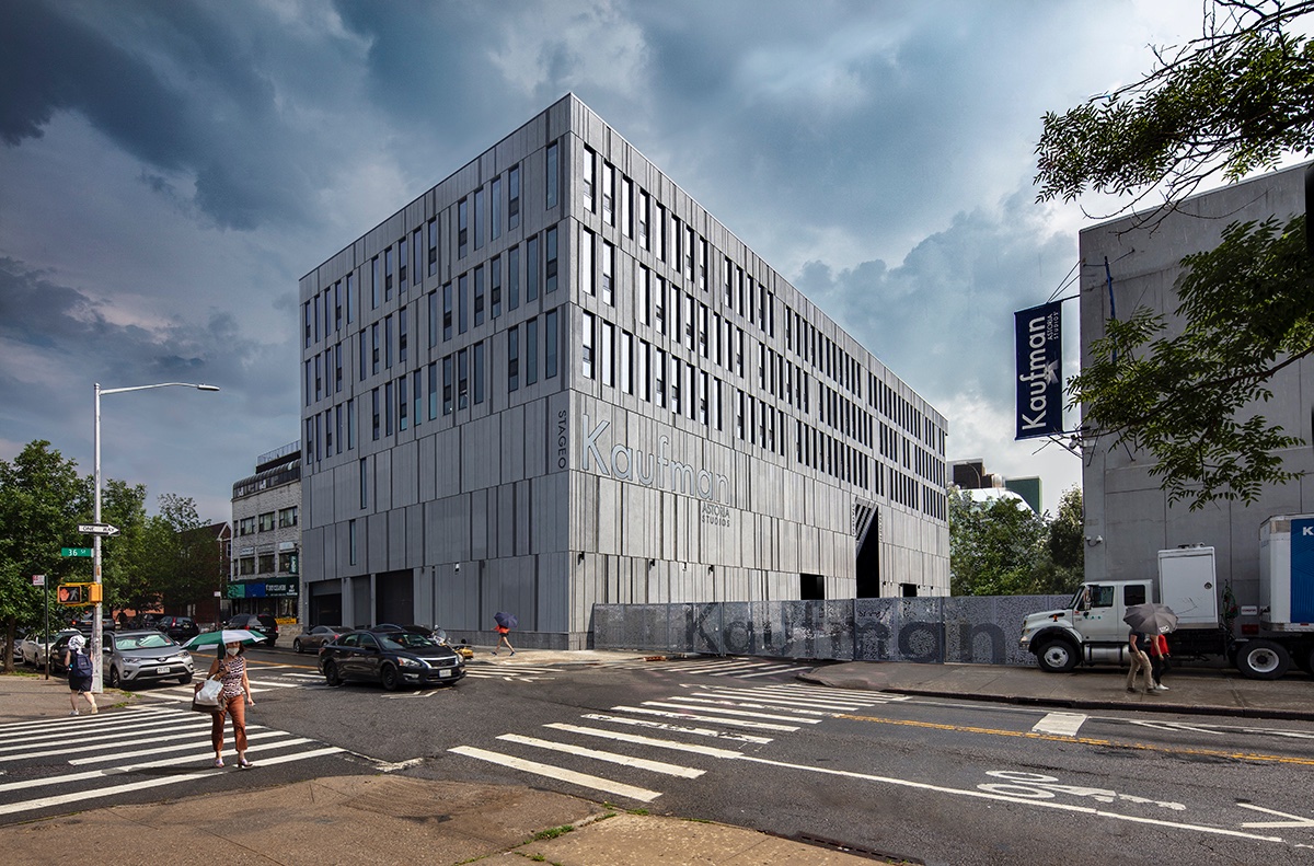 US Building of the Week is ONStage at Kaufman Astoria Studios in Astoria, New York, by <a href="/gluck_plus/">GLUCK+</a>: world-architects.com/en/architectur…
(Photo: Paul Warchol)