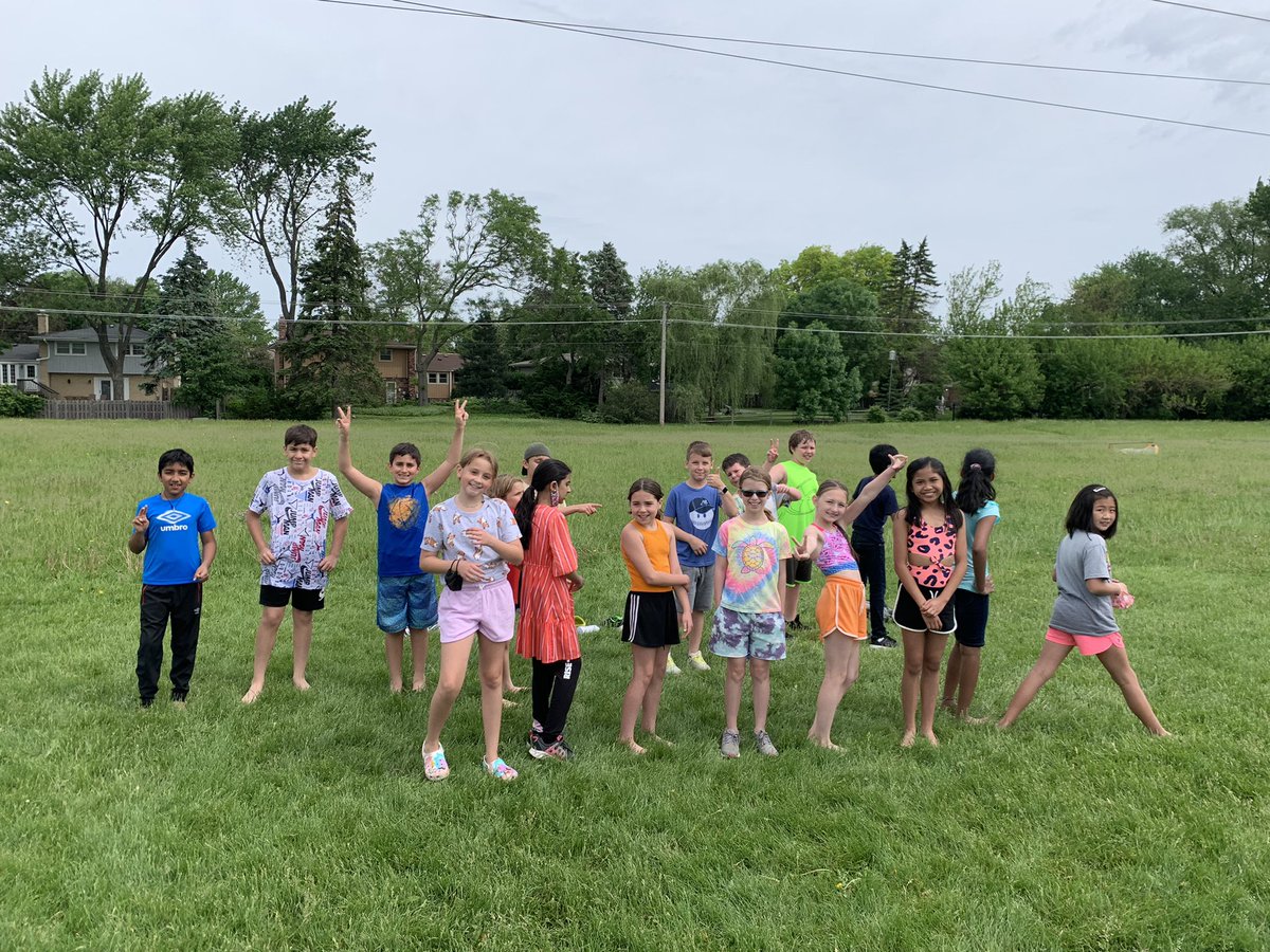 MrsFoxLPS's tweet photo. Having a blast at field day!! https://t.co/duZpTiPhrC