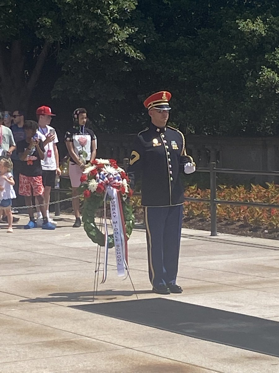 hmallory88's tweet photo. Murray Middle had the privilege to lay a wreath at the Tomb of the Unknown Soldier. #murrayschools https://t.co/sbeVSqh6kf