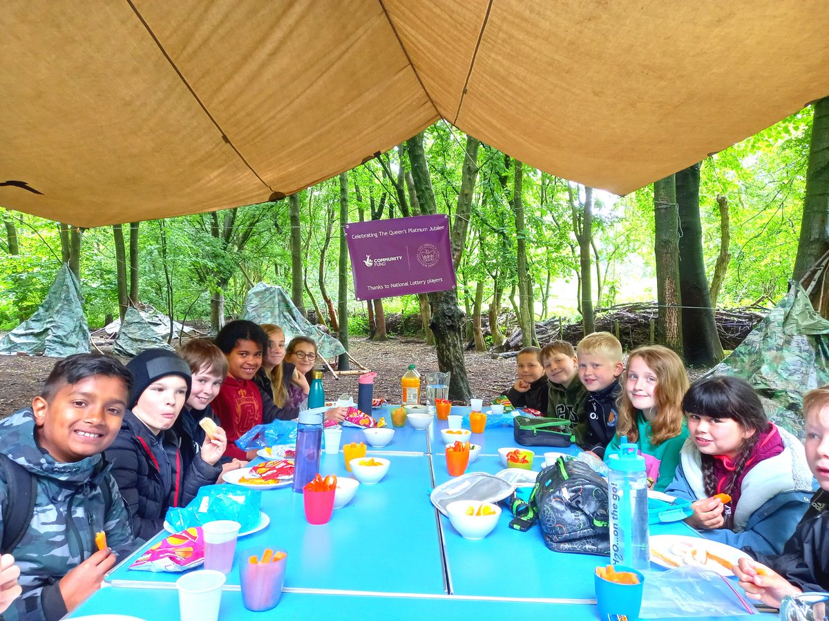 SkeltonGrange's tweet photo. Street Party in the Woods!

The kids had party food union jack themed cupcakes for desert!

Thanks to everyone who came and the @TNLComFund and @slugGroup for their generous #PlatinumJubilee grant 💜💚

#wildplay #bushcraft #JoinInFeelGood #QueenofSpades https://t.co/Q2M04SmmoV