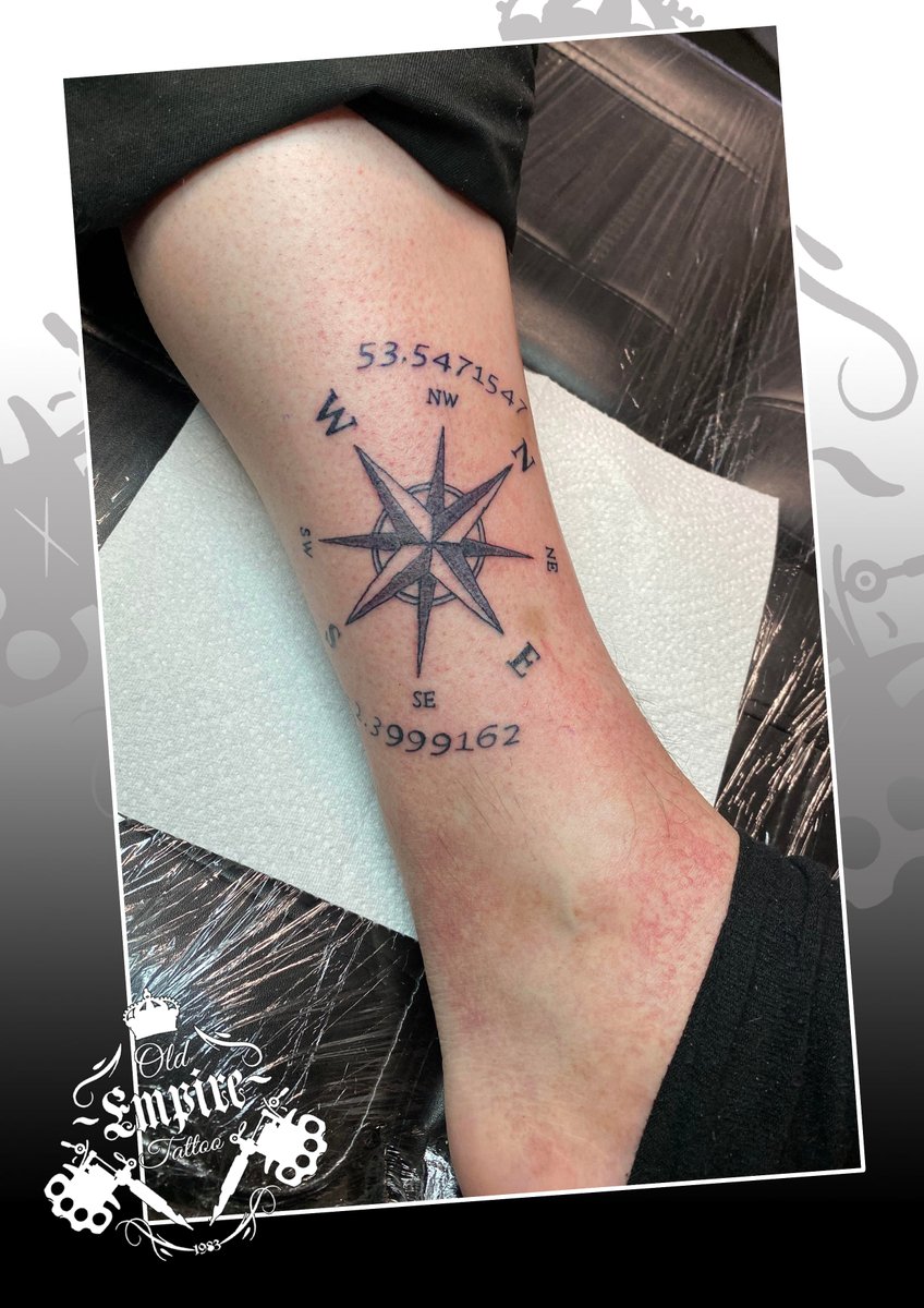 Lovely couple came in for matching compass tattoos 🖤🫶
 #couplestattoo #couplestattoos #couplestattooideas #oldempiretattoostudio #manchester #tattooartist #tattoodesign #tattooideas #tattoolife #compasstattoo