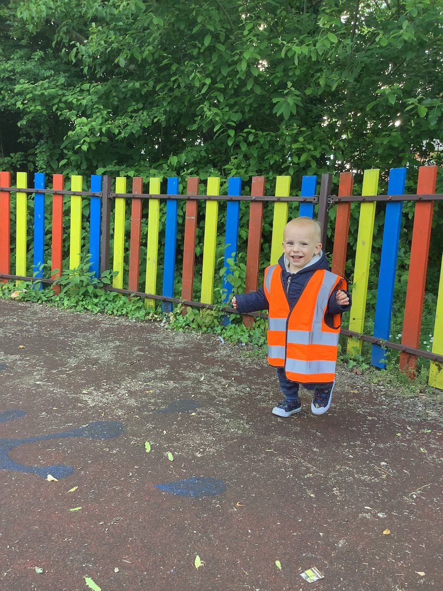 shiresnap's tweet photo. These babies enjoyed having running races shouting ready steady go! 🚥 https://t.co/LkbeK9bA89
