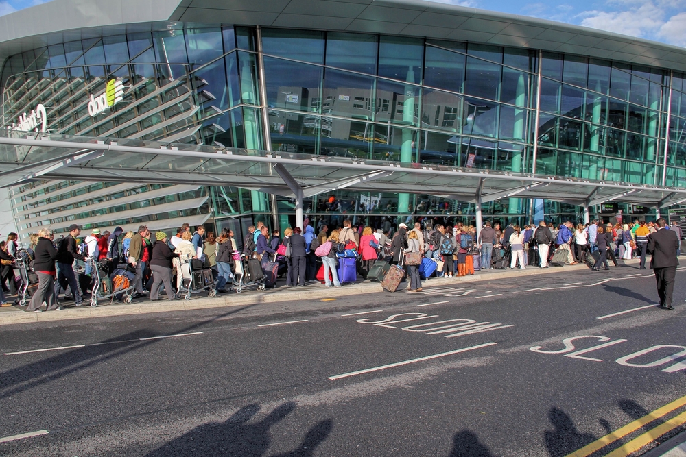 Here’s What The Dublin Airport ‘Holding Area’ For Passengers Could Look Like: THE Dublin Airport Authority has today humbly accepted apologies from passengers for causing the recent chaotic scenes and announced passengers arriving too early for flights… dlvr.it/SRS384