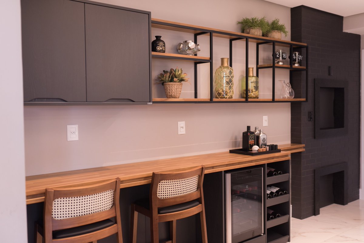 FingerMoveis's tweet image. Que tal ter um espaço bacana para reunir os amigos e poder utilizar quando quiser relaxar? Seja para tomar uma cerveja ou aquele vinho especial! 

Projeto: Daiana Ortolan
Fotos: Vivianne Rubin

#baremcasa #ambientesintegrados #lardocelar #decor