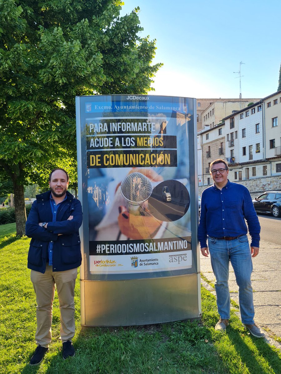 _ASPE_'s tweet photo. La @_ASPE_, el @periodistascyl y el @aytoSalamanca lanzan la campaña #PeriodismoSalmantino para concienciar sobre la importancia del periodismo profesional.

Se han colocado diversos carteles en la ciudad de Salamanca que estarán expuestos durante el mes de junio. https://t.co/FyNX8QMtFn