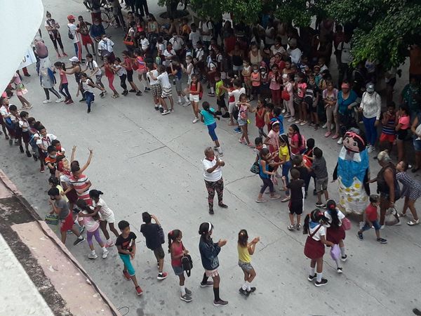 Con mucha alegría y entusiasmo celebramos el Día Internacional de la Infancia en Manzanillo, desde el Parque Céspedes  de nuestra ciudad, VIVAN LOS NIÑOS Y LAS NIÑAS
#VamosConTodo  #Manzanillo230 
#TodoPorMiCiudad #GobiernoManzanillo 
#AManzanilloPonleCorazón