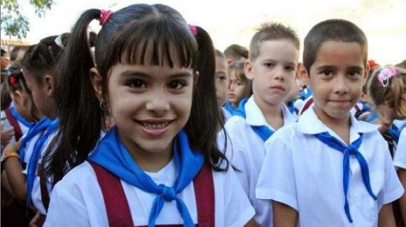 ChapleImbert's tweet photo. #Cuba celebra este día con propuesta de nuevo Código de las Familias y población pediátrica inmunizada contra la covid #CubaViveYTrabaja #MatancerosEnVictoria @AlfonsoYohanka @NormaLlerenaPr1 @allendefidel1 @DPSMtzas @epfomtz @FEEM_Matancera https://t.co/OErFPg8x2q