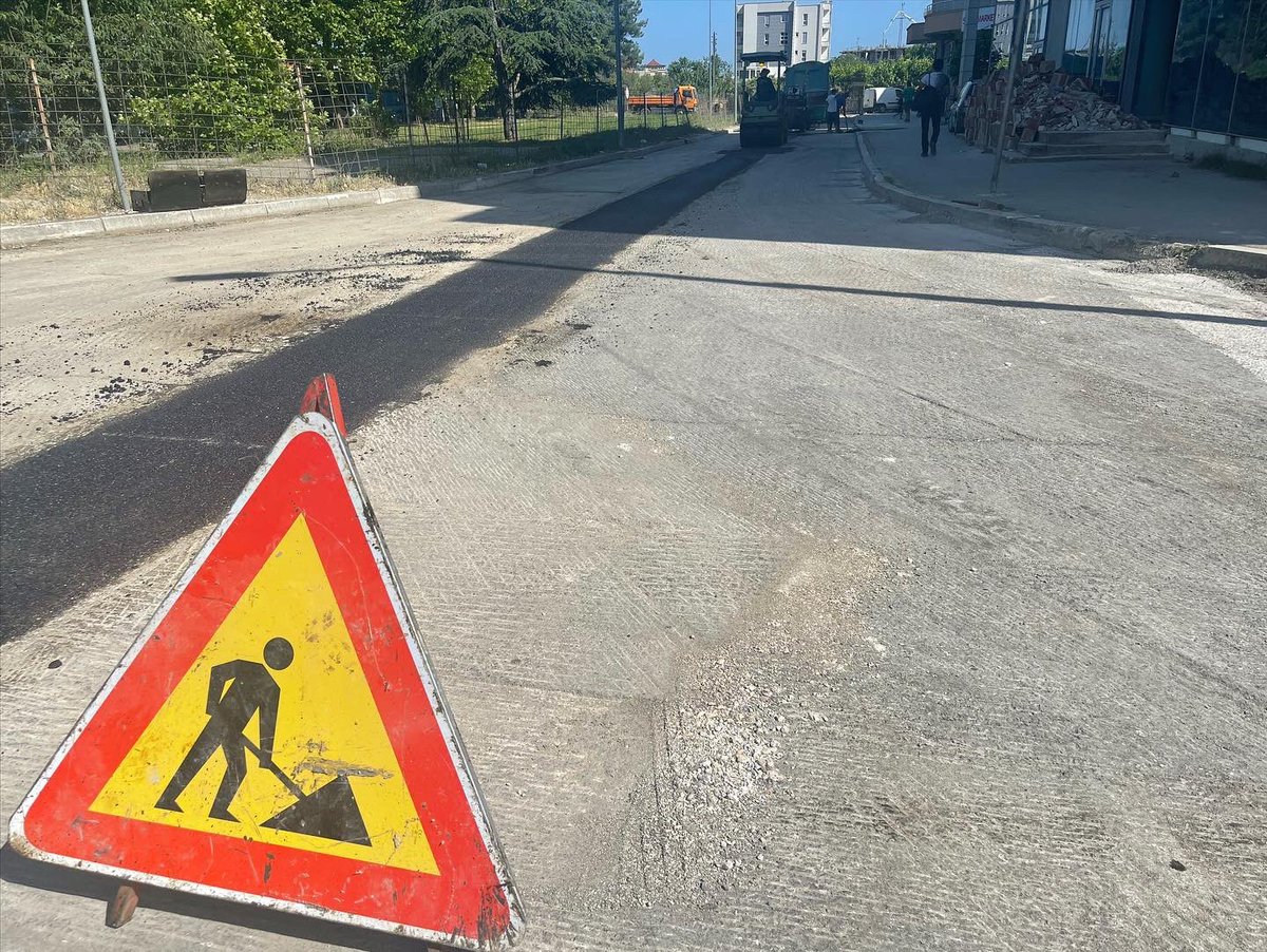 EndrinGjipali's tweet image. #asphaltwork #firstlayer #millingasphalt 
#SpigaSRL #EdicomSHPK