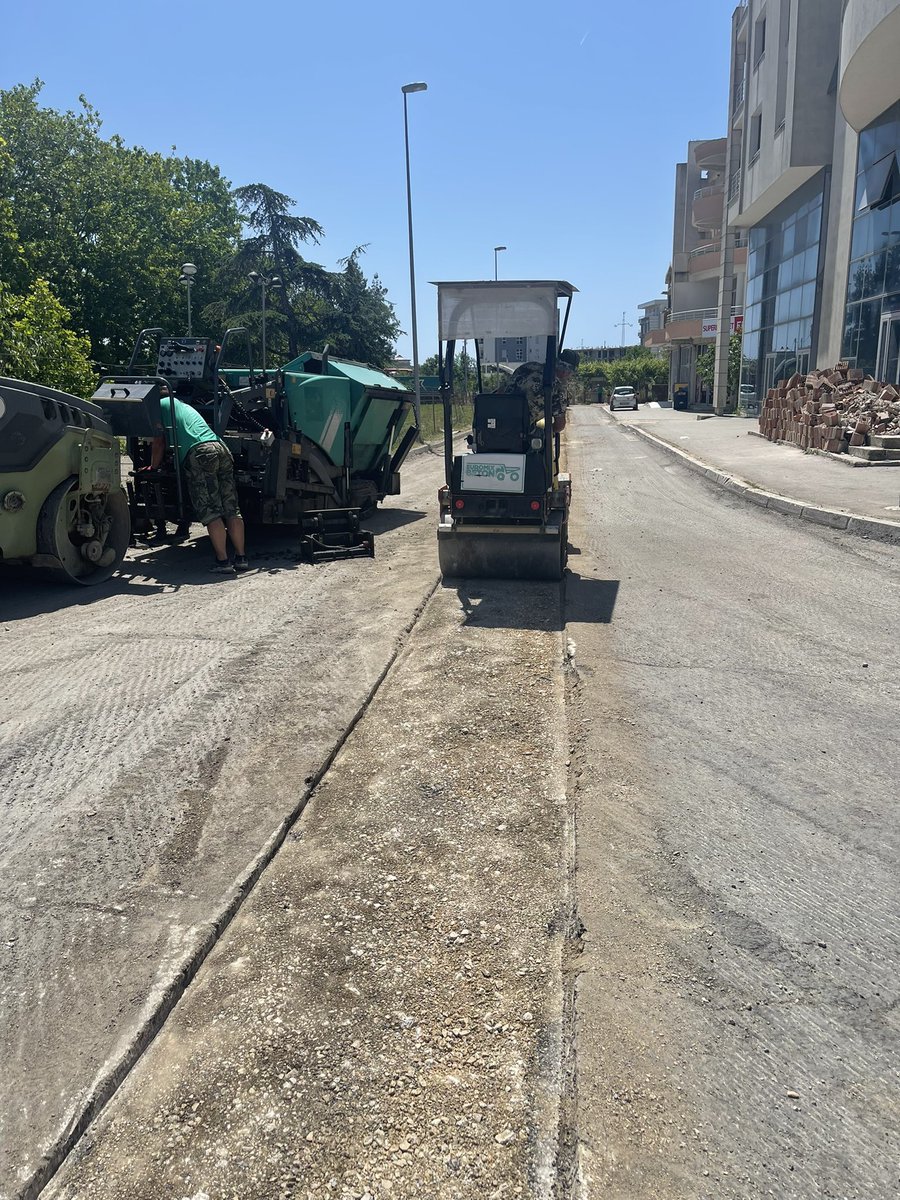 EndrinGjipali's tweet image. #asphaltwork #firstlayer #millingasphalt 
#SpigaSRL #EdicomSHPK