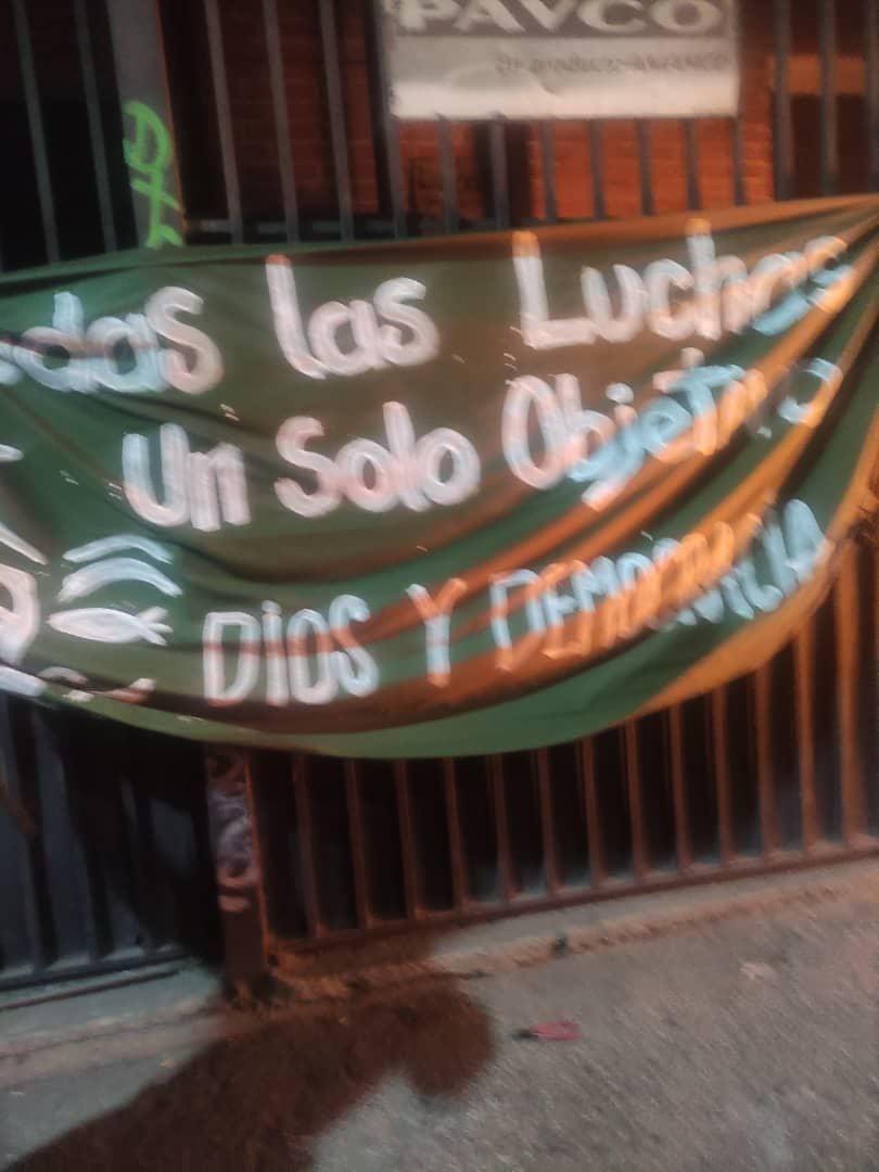 QuimiJose's tweet photo. #01Jun
Candelita que se encienda, candelita que se extienda. https://t.co/FlhCxhJRzc