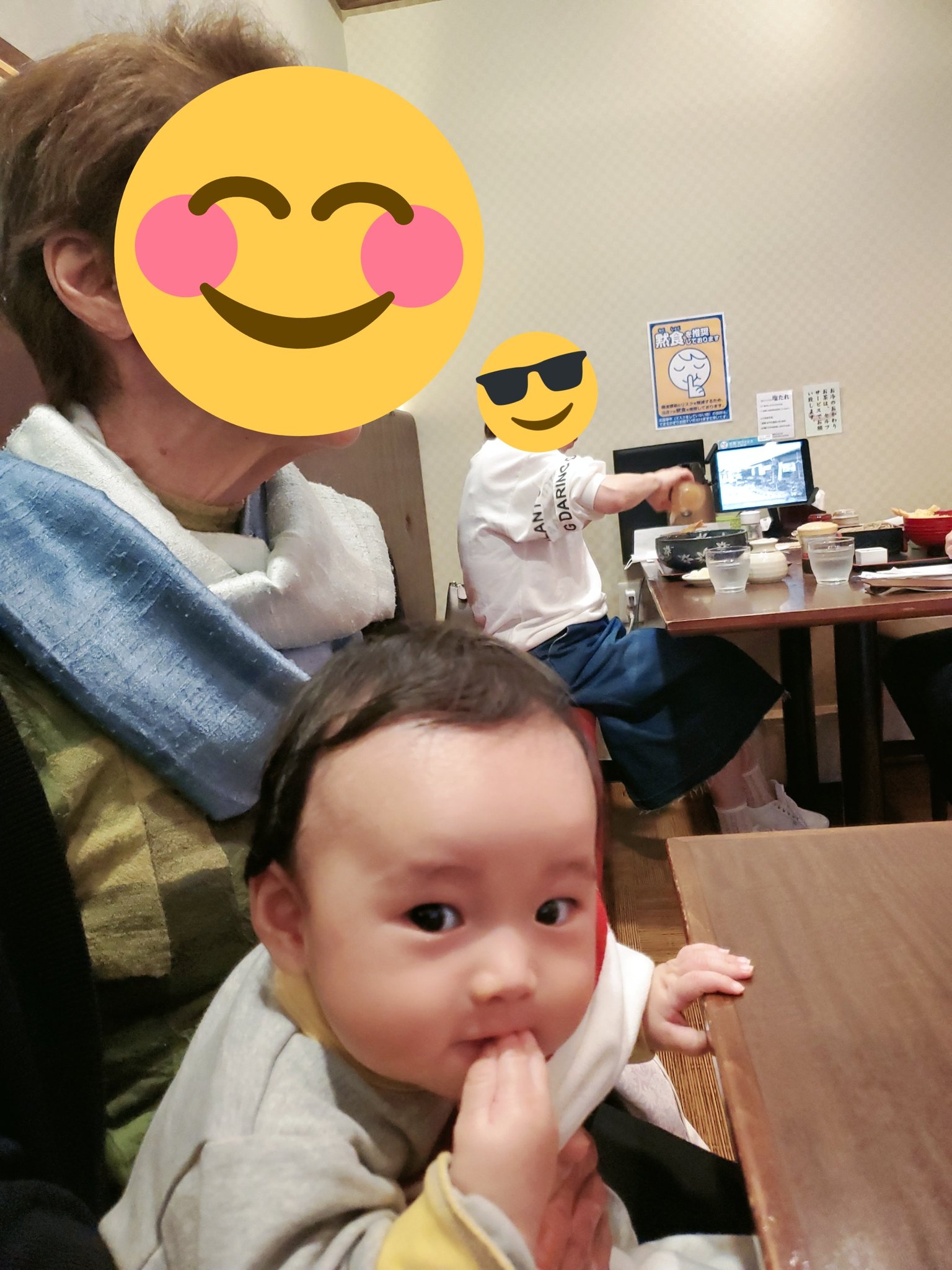 This Is Nami 5m 最近抜け毛ひどい ベッドのあちこちに毛 お子の手に毛 シャンプーも普段の5倍くらい 抜け毛 お子があむあむする手に毛があるのは心配 毛量多いからもっと抜けて欲しいくらいだけど これが産後の抜け毛ってやつ 産後記録