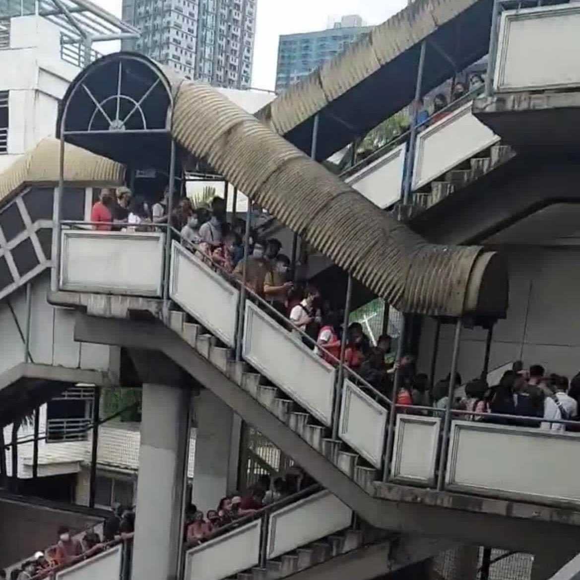 GerryCacanindin's tweet photo. Sec Tugade two days ago: 

"Never before in the history of this country has the DOTr done so much in so short of time. I have to be proud notwithstanding COVID-19, earthquakes, this is the legacy of President Duterte."

Pila sa MRT kanina: https://t.co/2kgMgTAe4K