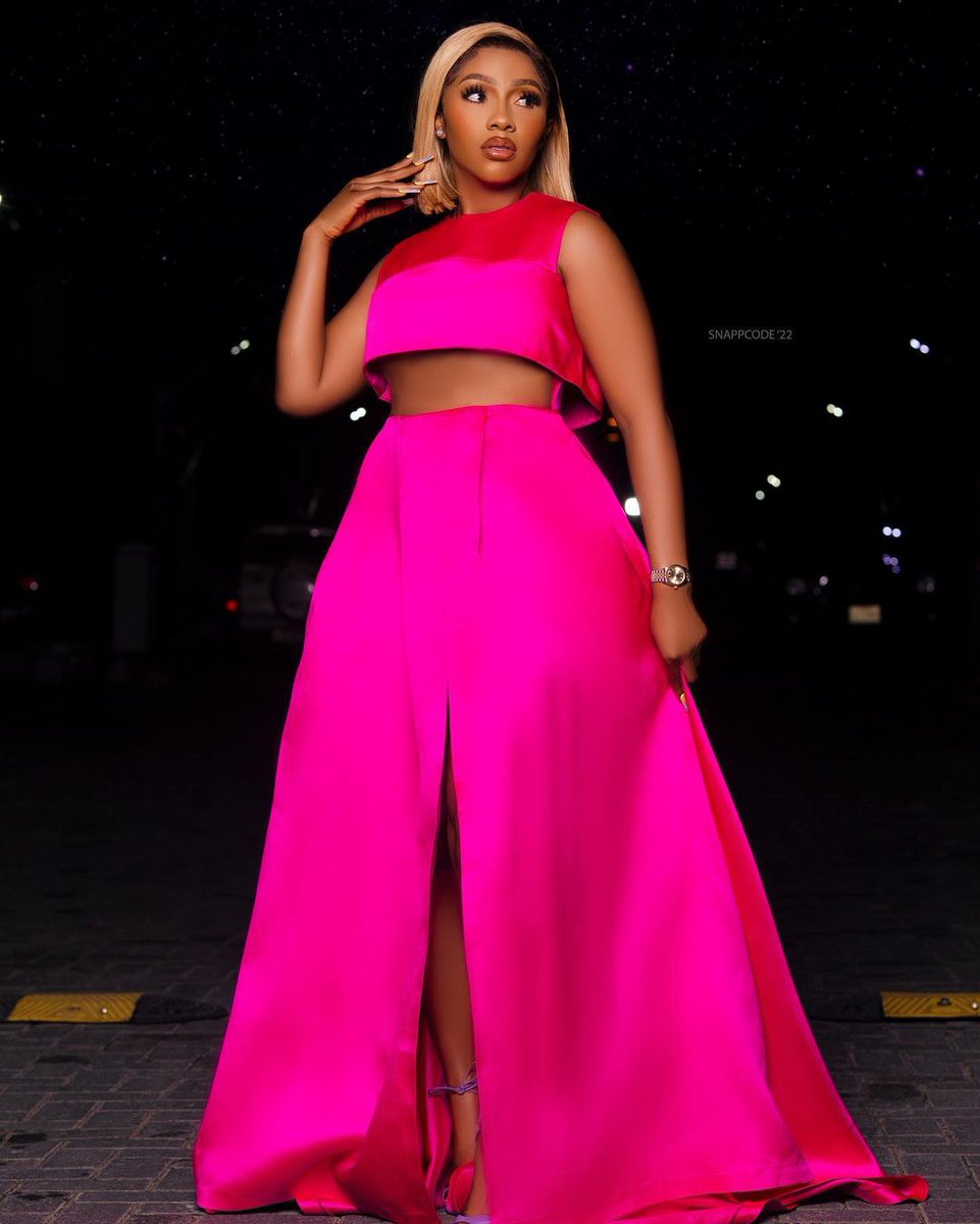 legitngnews's tweet photo. Retweet If you think Mercy Eke tops the list of most stylish BBNaija stars🥰🥰

📸: @snapp_code @real_mercyeke 

#legitng #legitposts #mercyeke #BBNaijaReunion https://t.co/eBafEYwWGd