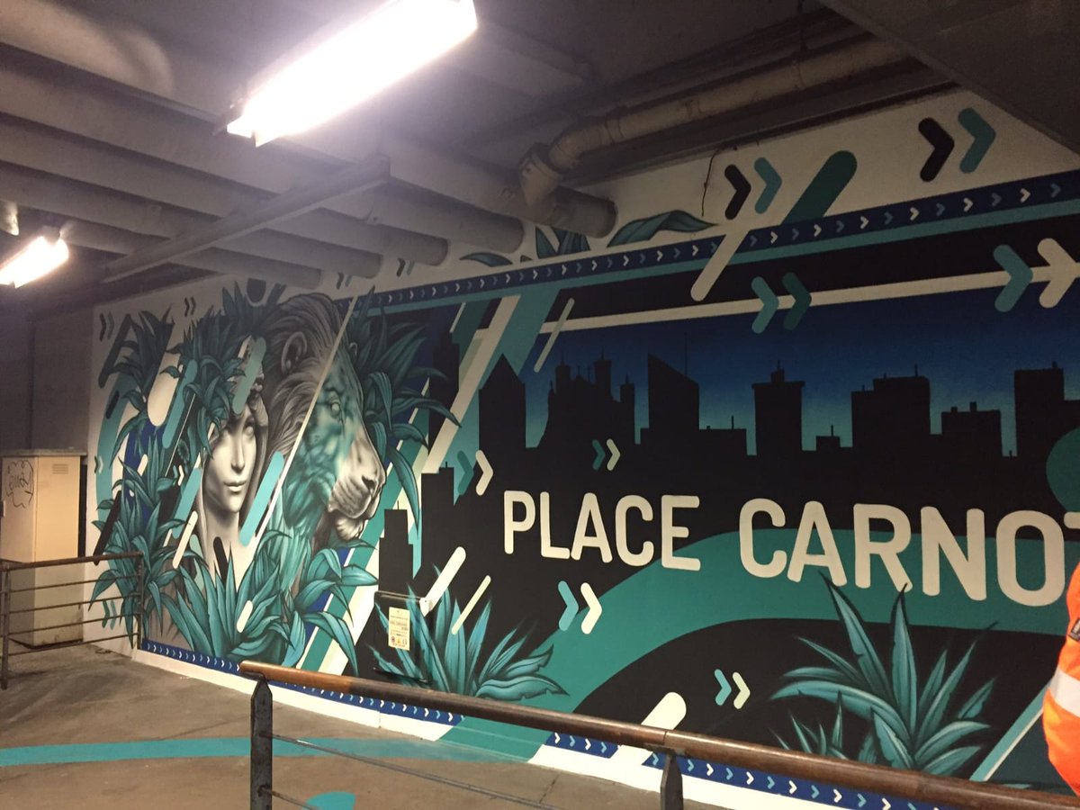 🥰 Elle est belle cette nouvelle Fresque inaugurée avec <a href="/poliver69/">Pierre OLIVER</a> et <a href="/L_Eymieu/">Laurence Eymieu</a> 🎨

🚶 Une initiative  à la fois en faveur de la culture et pour fluidifier les déplacements et améliorer l’expérience voyageurs de notre réseau de transport en commun !