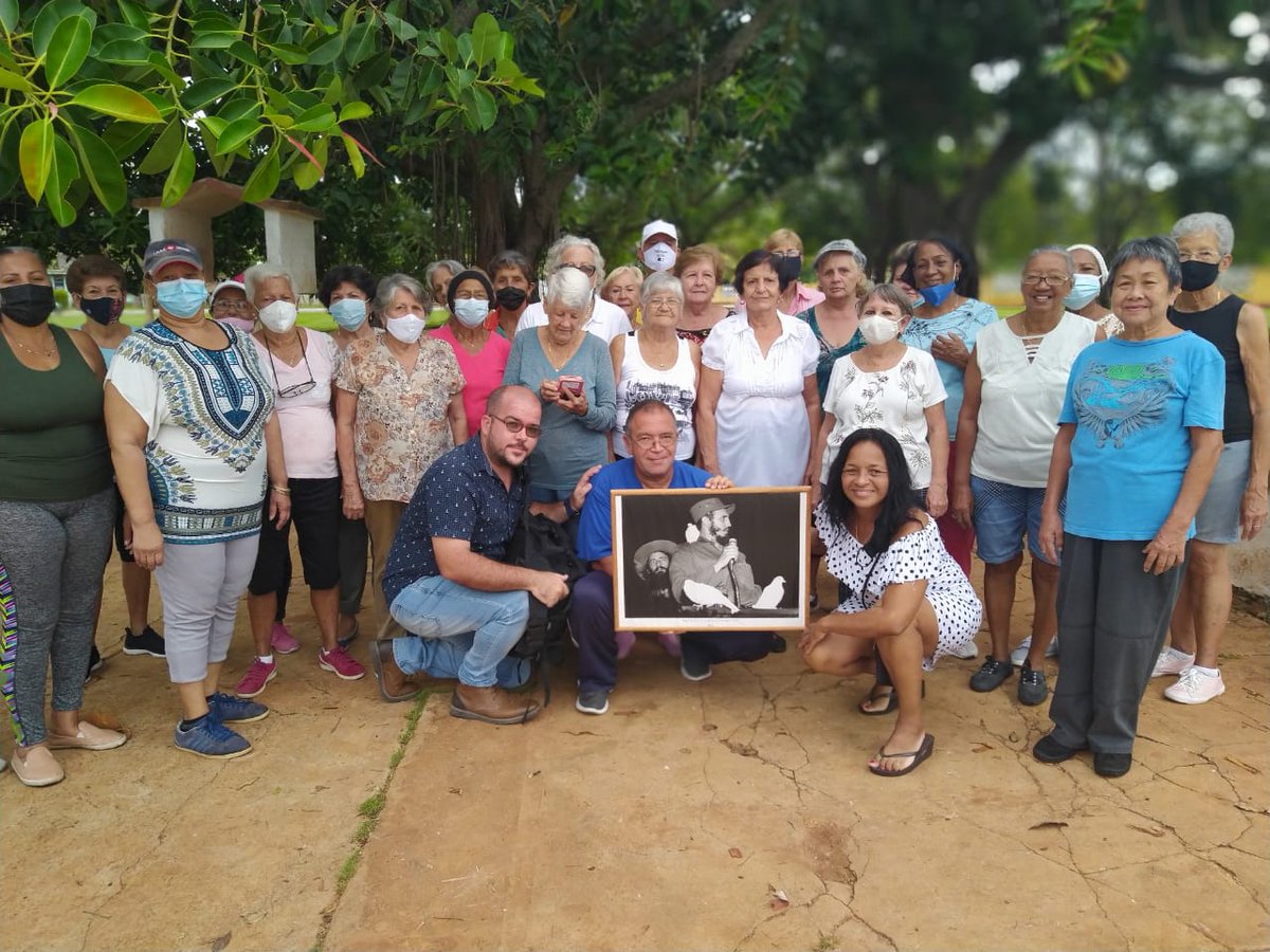 ChapleImbert's tweet photo. Unidos venceremos obstáculos y dificultades, trabajo comunitario integrado en #Matanzas #CubaViveYTrabaja @allendefidel1 @MaraDel62196170 @Toni_bit @SuselyMorfaG @Migdrey6 https://t.co/Jqmgms8b5Q