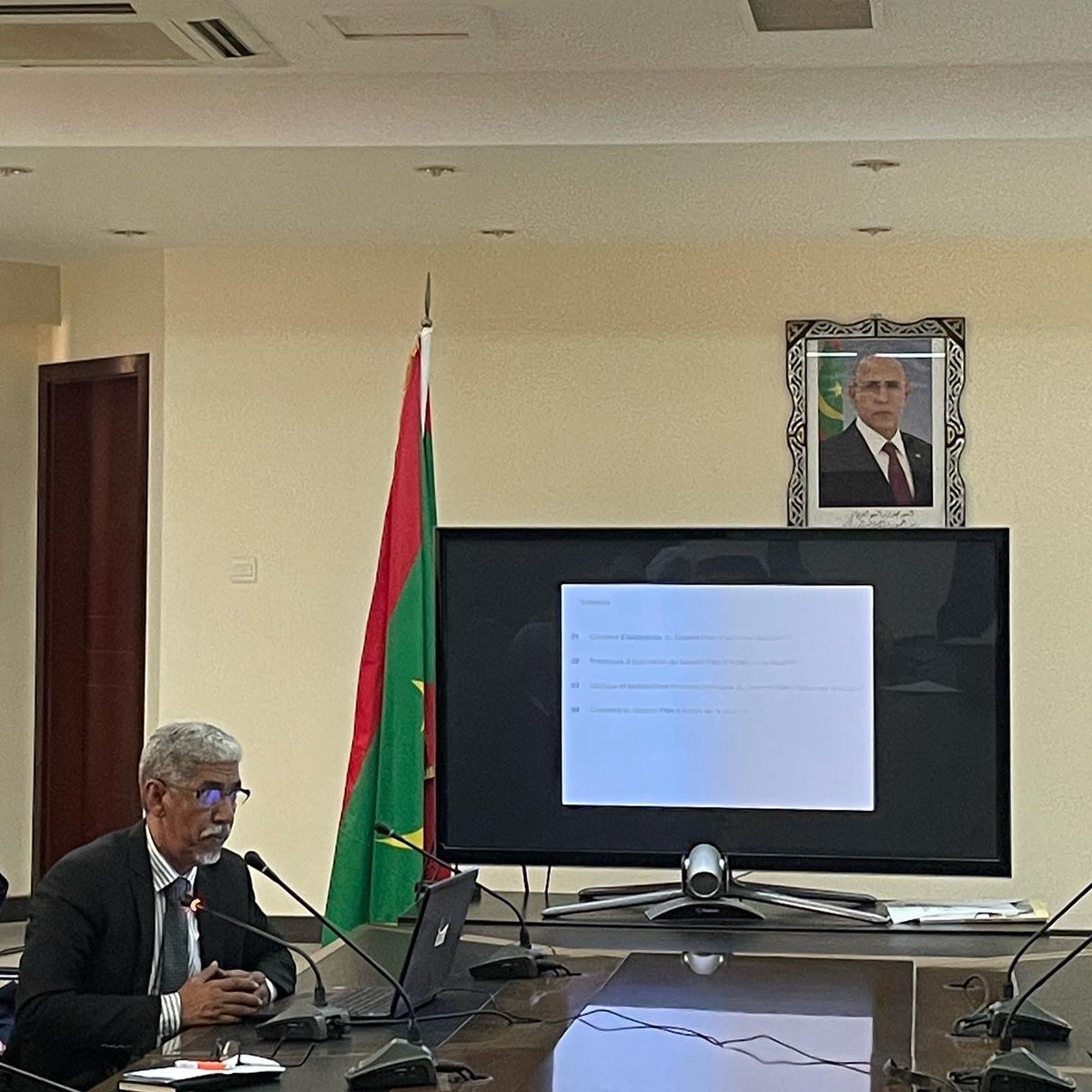 Le #MAEPSP presente les axes principaux de son 2nd plan d’action quinquenal de la #SCAPP aux #SNU, présidé par le SG et le CR a.i
.
.
.
#UnitedNations #NationsUnies #BCR #RCO #UNRCO #ONU #Mauritanie #Mauritania #DeliveringAsOne