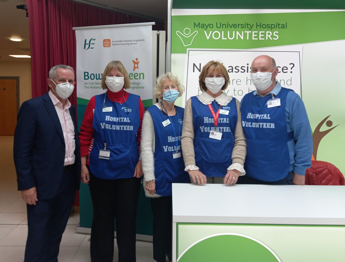 Today while in #Mayo University Hospital, HSE CEO <a href="/paulreiddublin/">Paul Reid</a> met with our wonderful #volunteers who assist people coming to the hospital