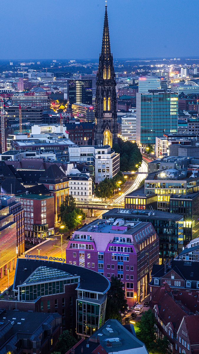 aimrush's tweet photo. View from St. Michael‘s Church in Hamburg

#hamburg #hamburgcity #hamburgahoi #germany #stmichaelis https://t.co/VBRM9vfkaw