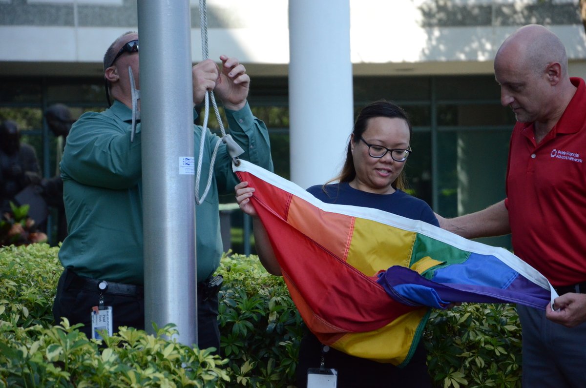 RaymondJames's tweet photo. To kick off #PrideMonth, our Pride inclusion networks, leaders and associates gathered to raise the Pride flag at our corporate offices in recognition of the LGBTQ+ community and allies. Learn more about #diversityandinclusion at Raymond James: https://t.co/0w7nD7BBhd #RJPride https://t.co/RhhtdBgWYi