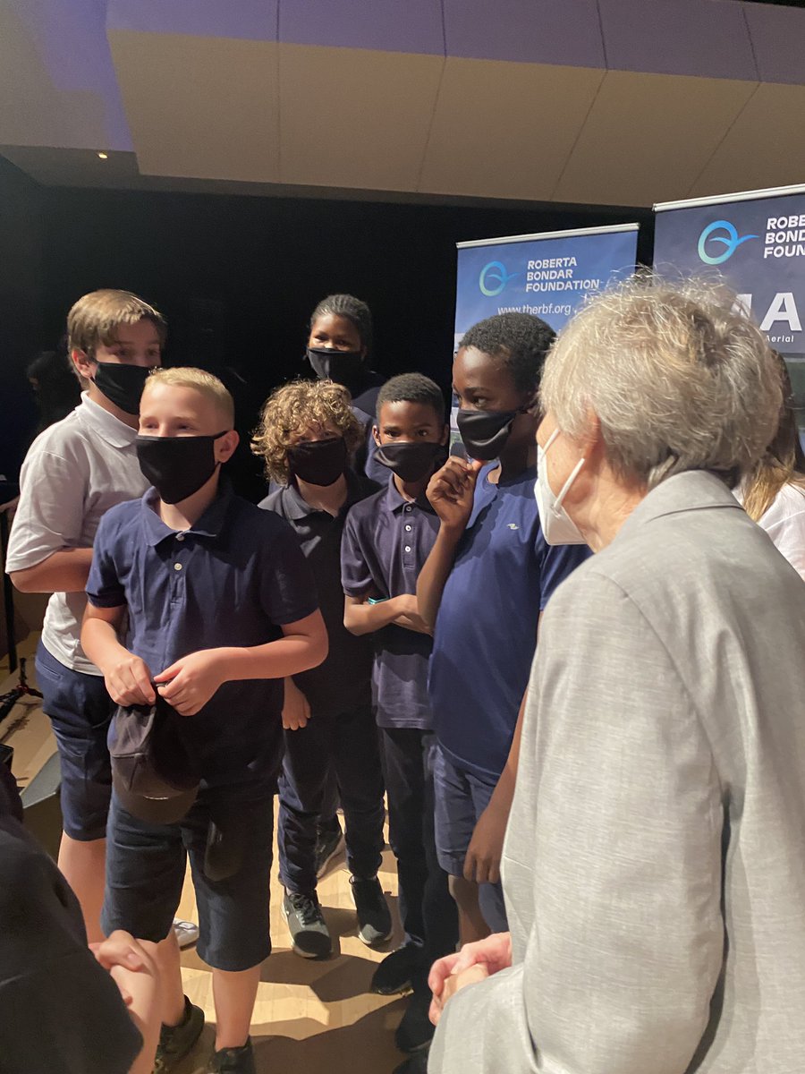 EvelinNiemiec's tweet photo. The grade 6/7’s @camaceschool learned about following their passions, from space 🛰 to Earth 🌎to photography and habitats 🦩 from the honourable Dr. Roberta Bondar at McMaster University! We were all inspired! Thank you for answering our questions!  @RobertaBondar 👩‍🚀👩‍⚕️@HWCDSB https://t.co/hrxusBT0hM