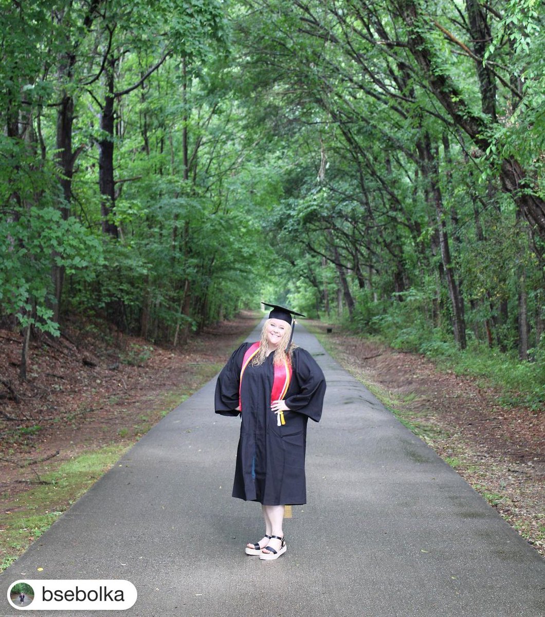 AshworthCollege's tweet photo. Graduation looks great on you, @bsebolka! Congratulations! #AshworthCollege #AWGrad π
γ»γ»γ»
Class of 2022! #bachelorofscience #ashworthcollege https://t.co/7VoJYLfb42