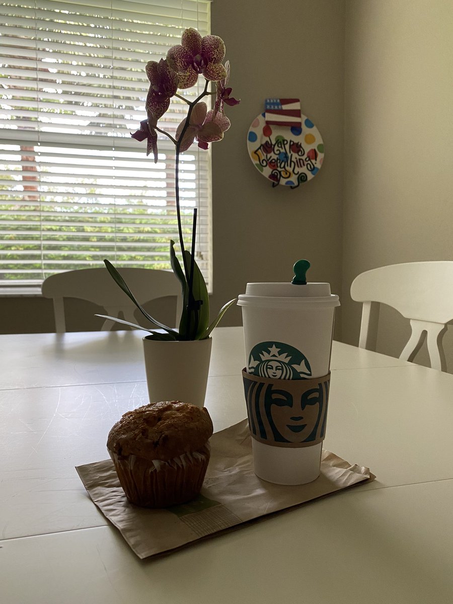 AMKGoBigBlue's tweet photo. Thank you @Starbucks and @panerabread for the birthday treats!! It’s the little things 💕🎁 https://t.co/ECsHHXPSml