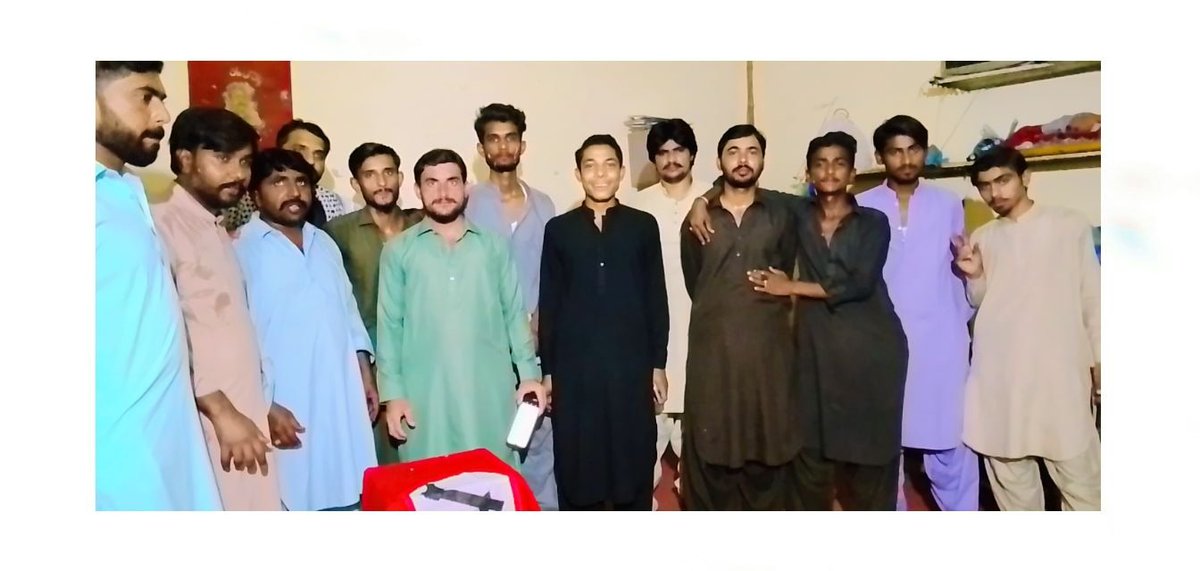 HafeezSindhi19's tweet photo. جنم ڏينھن جون مبارڪون ھُجن ۔۔۔
ڪي وڪيا ڪي جُھڪيا ڪن ڪئي ڪن لاٽار۔۔۔
سنڌڙي تنھجا سھڻا ٻار اڄ بہ اونچي ڳاٽ سان۔۔۔
جسقم جي بهادر چيئرمين صنعان خان قريشي  جي 29 هين سالگراھ    جو ڪيڪ  جسقم آفيس ۾   ڪاٽيو ويو۔
جسقم جساف ڪنڌڪوٽ۔
#HBDJsqmChairmanSunanKhanQureshi. https://t.co/3hUoBZGPhn