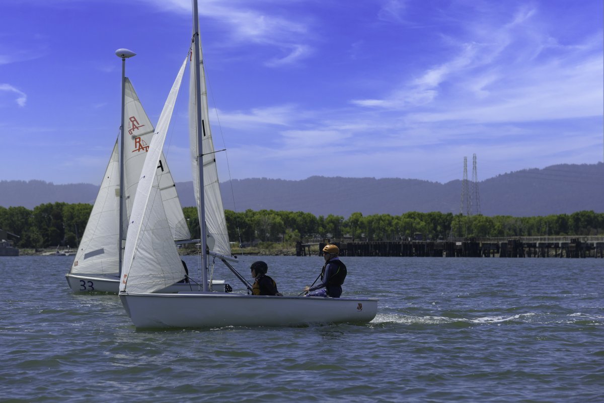 RedwoodCityPort's tweet photo. Happy #WaterfrontWednesday
Add a #SplashofFun to your child's summer by enrolling in the @Sequoia_YC's Youth Summer Camps. Participants ages 10 to 15 years old will enjoy a week on the water learning how to sail. For more information visit: https://t.co/RLYc8BSf8v https://t.co/imZ22j65gY