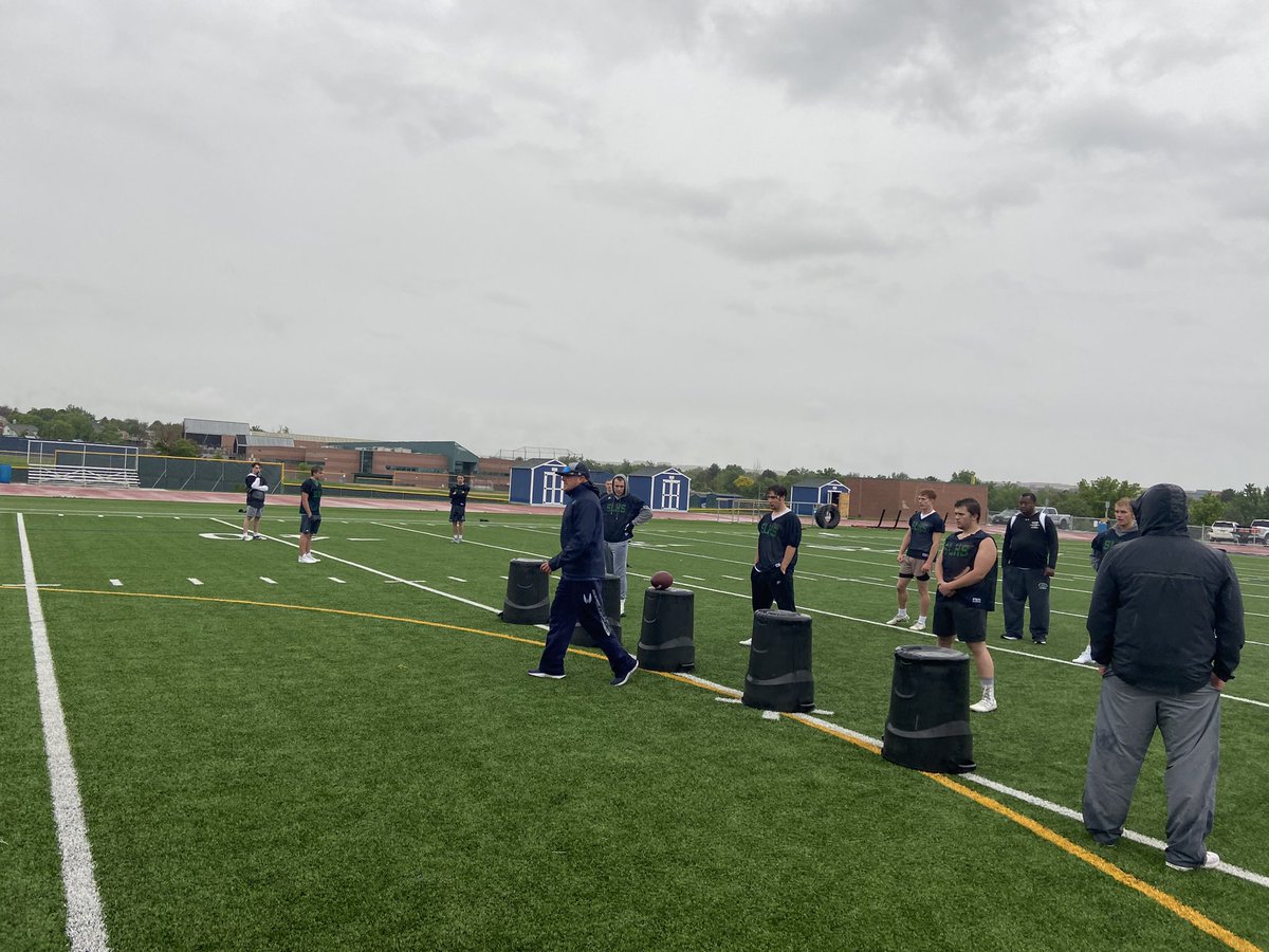SLGatorsFB's tweet photo. First spring practice in the books! Focus was on #Disciplineinthedetails excited for #2 today! There is #UnityInFamily when we are all striving for a common goal! #GatorGRIT https://t.co/jzXTrDbvy6