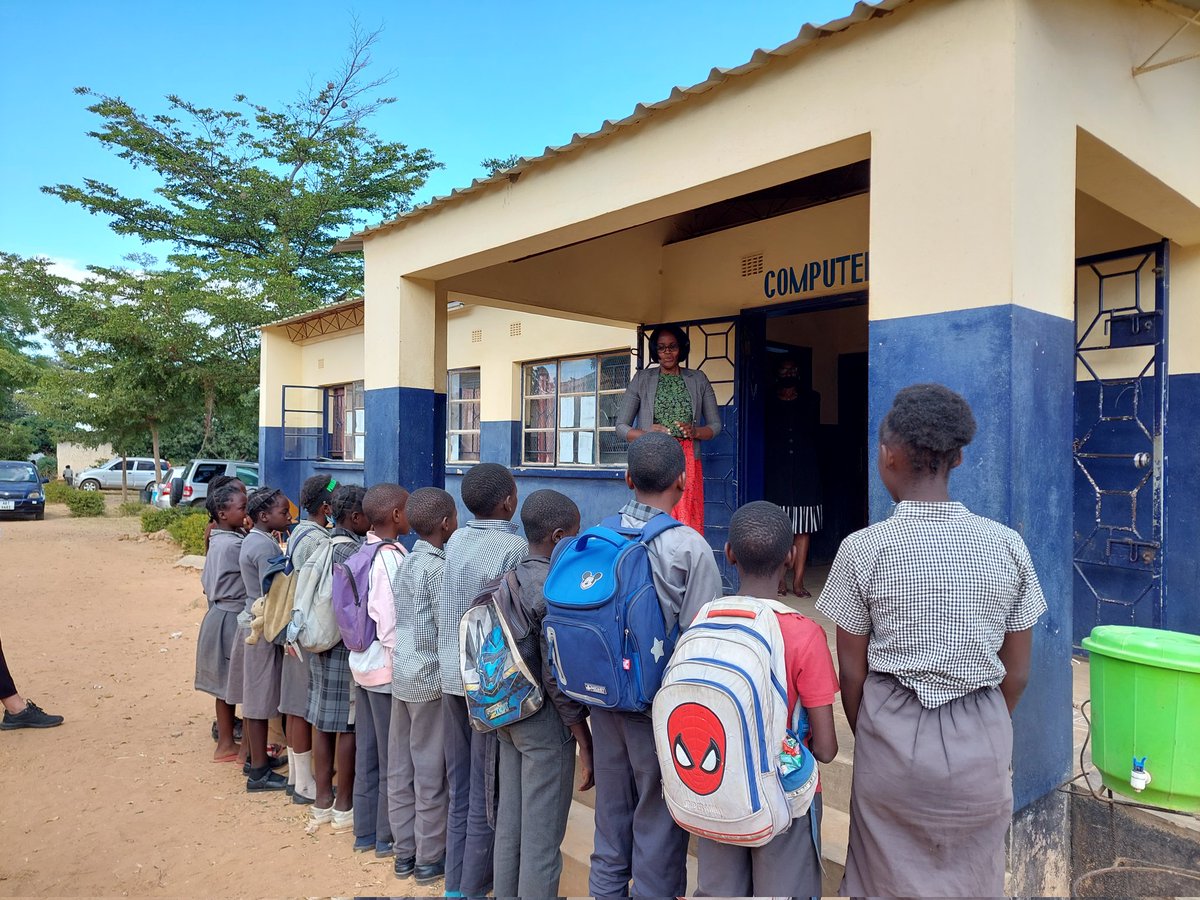 Esthergoldschm's tweet photo. Just back from visiting a Catch Up lesson in Ellensdale primary school in Lusaka. Seeing the enthusiasm of both learners, teachers and head teachers was thrilling! #TaRL #VVOB https://t.co/BRLvIR5dgt